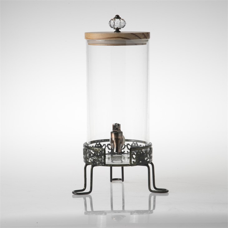 מתקן מים מזכוכית עם מעמד