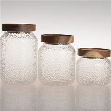 צנצנת זכוכית עם מכסה