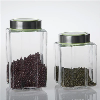 צנצנות זכוכית מרובעות עם מכסים